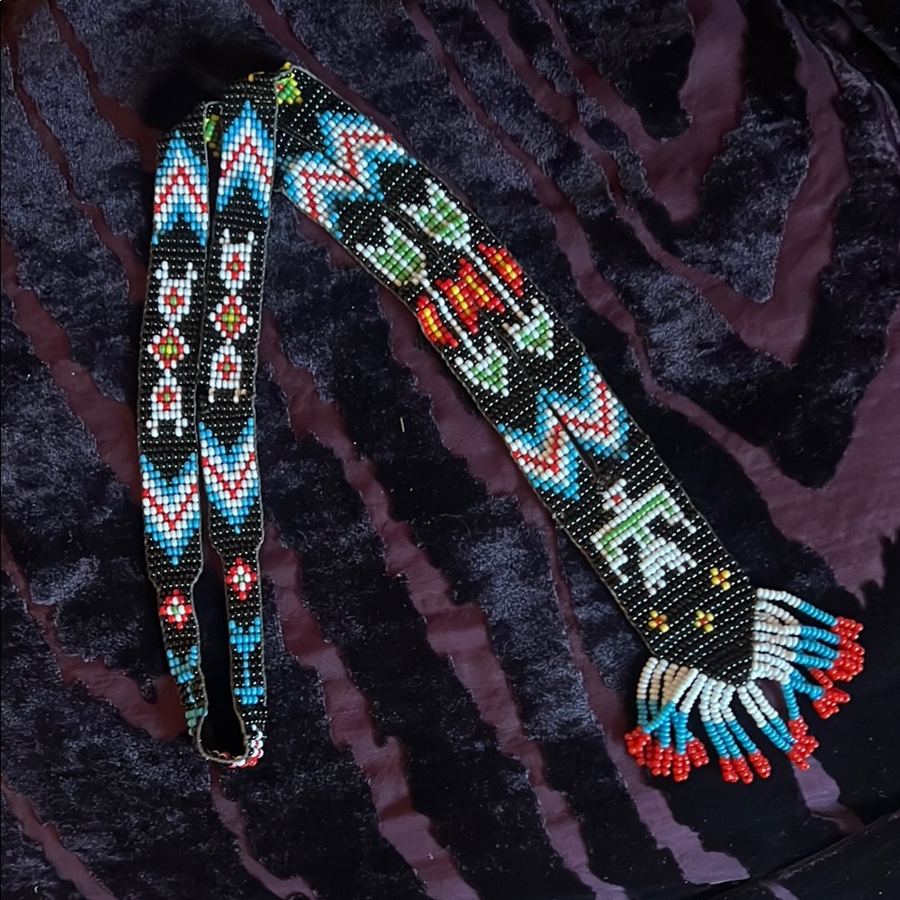 Handcrafted Beaded Necklace with Multicolor Design Native American beaded jew - Picture 4 of 5